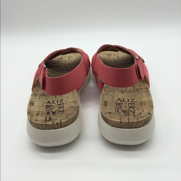 Naturalizer Lilac Sandal - Picture 4 of 6